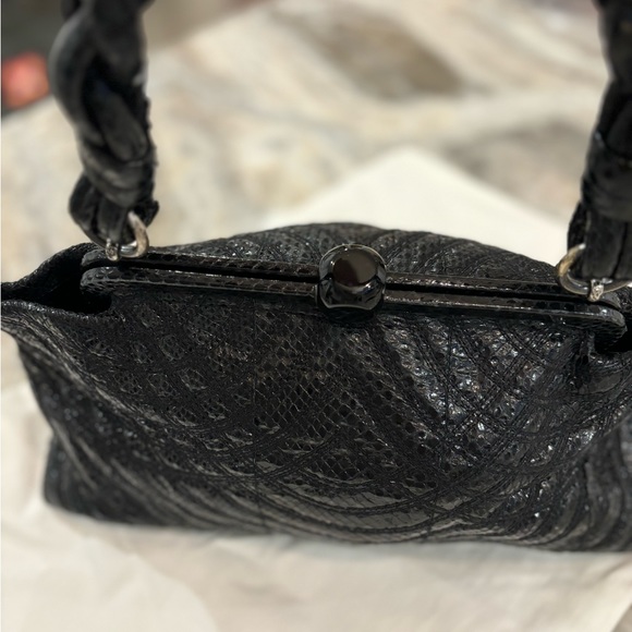Extremely rare limited edition Bottega Snakeskin kisslock bag - Picture 11 of 11